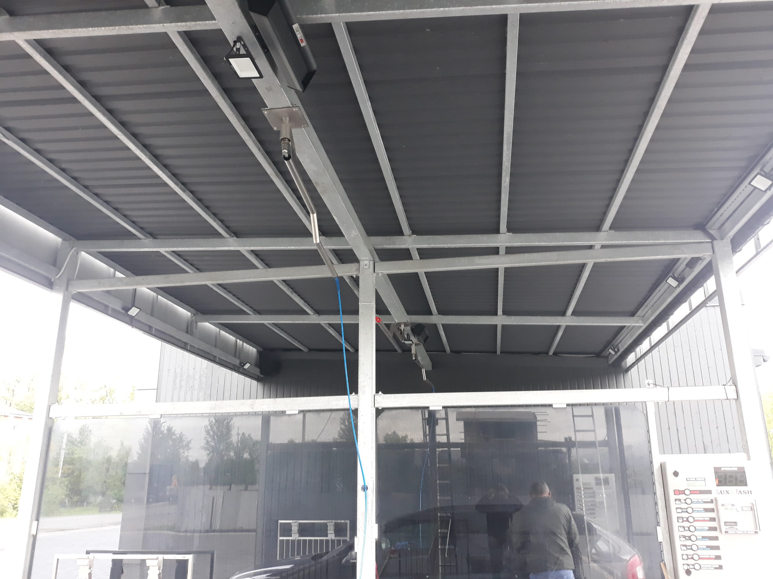 Мийка самообслуговування - металеві конструкції з дахом